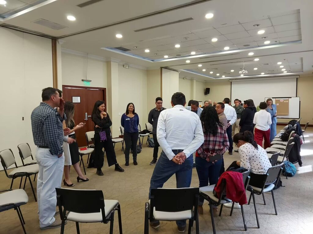 Intercambio de experiencias entre actores del sector rural en Ecuador durante actividad colaborativa