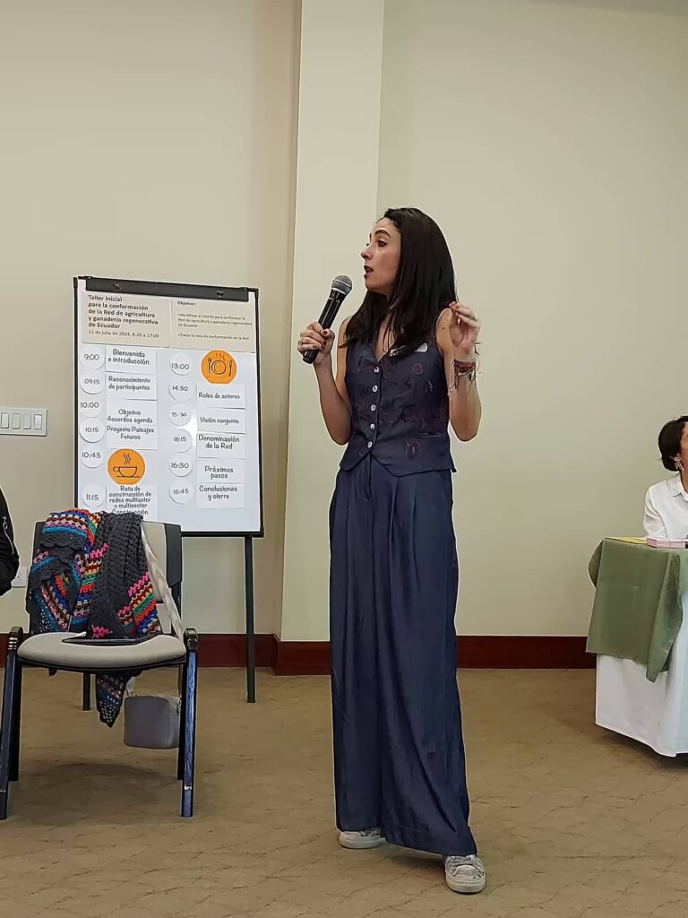 Presentación sobre agricultura regenerativa en Ecuador durante taller del proyecto Paisajes Futuros