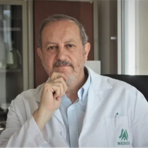 Nicolás Olea es médico, catedrático en la Universidad de Granada y experto en salud ambiental.