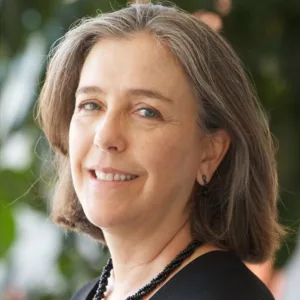 Paula Caballero participando como líder en el Summit Regeneradores 2025 en Latinoamérica