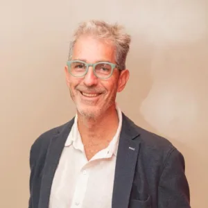 Ronald Sistek consultor, profesor e investigador chileno, desarrollador metodologías para la regeneración organizaciona.